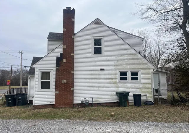 Photo 3 of Single family home for sale at 612 Elizabeth St, Paducah, KY 42003 | MLS# 26016391 | Listing updated on 2026-09-14