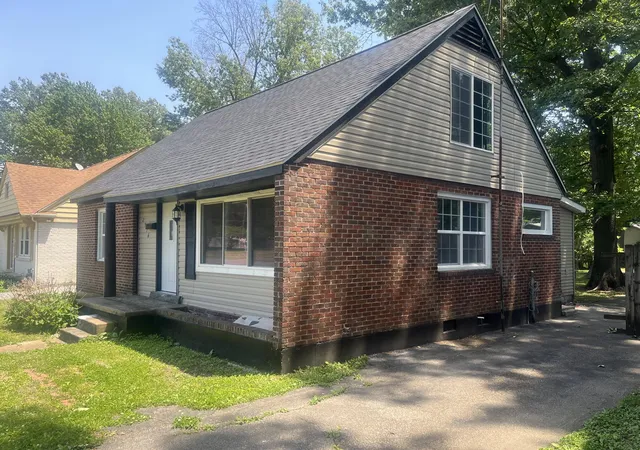 Photo 2 of Single family home for sale at 2516 Harrison St, Paducah, KY 42001 | MLS# 26016389 | Listing updated on 2026-07-24