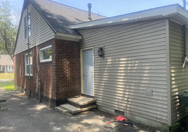 Photo 3 of Single family home for sale at 2516 Harrison St, Paducah, KY 42001 | MLS# 26016389 | Listing updated on 2026-07-24