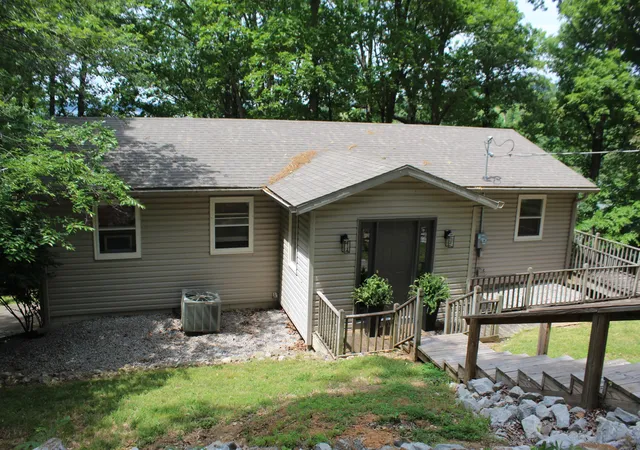 Homes for sale in Eddyville, KY | 760 Barrett Rd, Eddyville, KY 42038 | MLS# 26018266