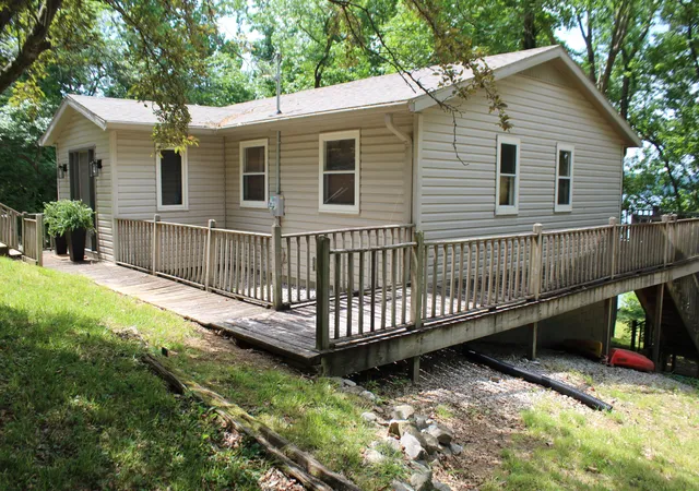 Homes for sale in Eddyville, KY | 760 Barrett Rd, Eddyville, KY 42038 | MLS# 26018266