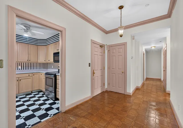 4th image of 111 Woodland Ave, Lexington, KY 40502