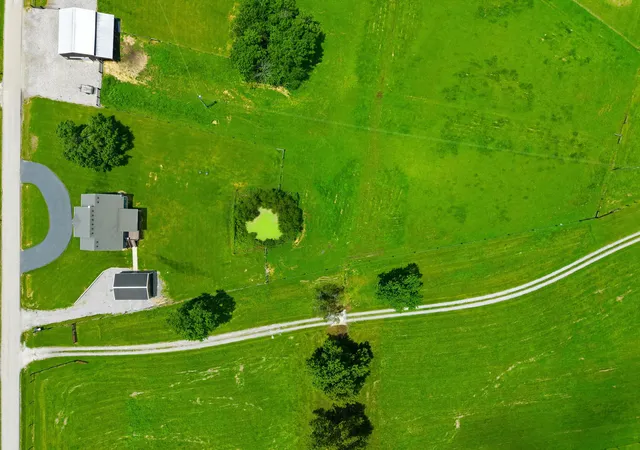 2nd image of 447 Oakland Ln, Harrodsburg, KY 40330 | MLS# 26015662