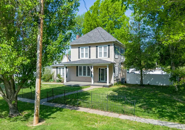 2nd image of 3515 Central Ave, Paducah, KY 42001 | MLS# 26015707