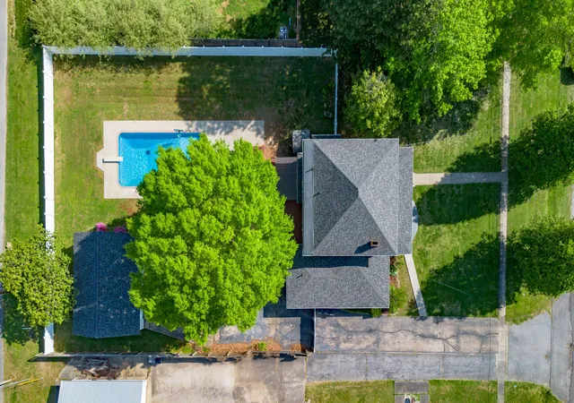 3rd image of 3515 Central Ave, Paducah, KY 42001 | MLS# 26015707