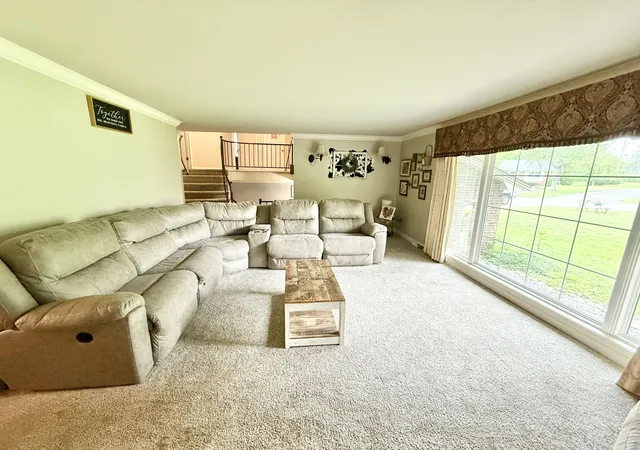 Homes for sale in Murray, KY | 1905 Gatesborough Cir, Murray, KY 42071 | MLS# 26015815