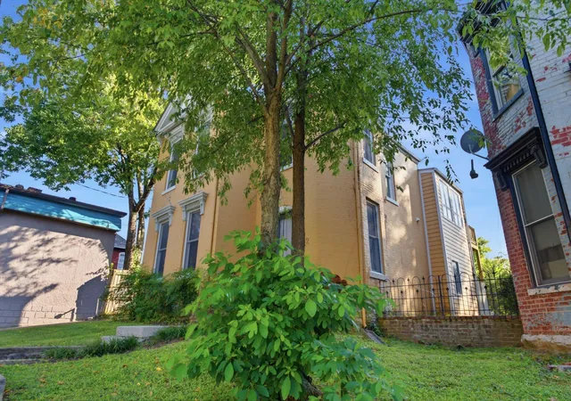 Listing Photo 4 - Condo for sale in building located at 148 E - 152 4th St, Lexington, KY 40508