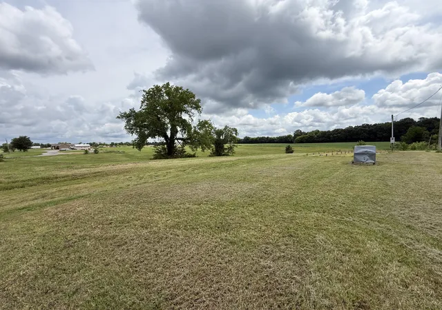 Homes for sale in Murray, KY | 1720 Hopkins Rd, Murray, KY 42071 | MLS# 26016636