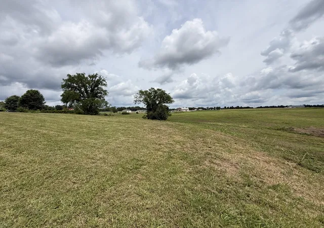 Homes for sale in Murray, KY | 1720 Hopkins Rd, Murray, KY 42071 | MLS# 26016636