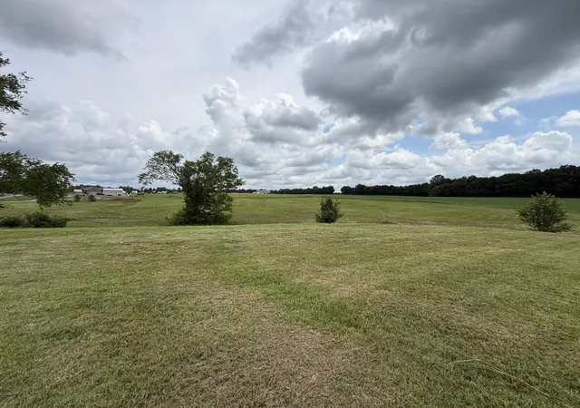 Homes for sale in Murray, KY | 1720 Hopkins Rd, Murray, KY 42071 | MLS# 26016636