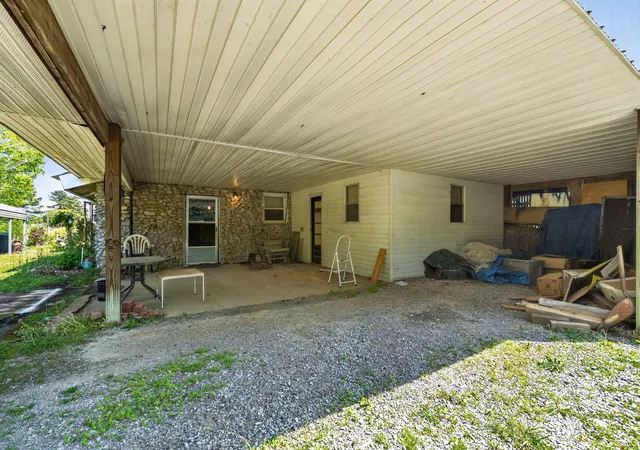 Homes for sale in Mayfield, KY | 1549 Golo Rd, Mayfield, KY 42066 | MLS# 26016442