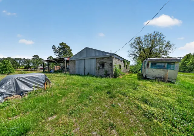Homes for sale in Mayfield, KY | 1549 Golo Rd, Mayfield, KY 42066 | MLS# 26016442