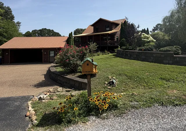 Homes for sale in Cadiz, KY | 484 Blue Springs Blvd, Cadiz, KY 42211 | MLS# 26015803