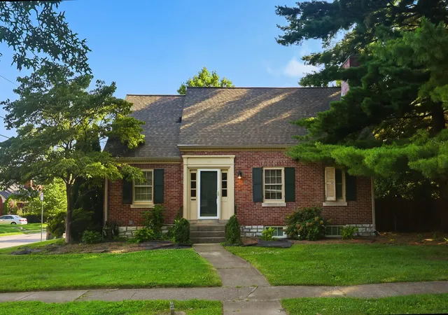 2nd image of 129 Barberry Ln, Lexington, KY 40503 | MLS# 26016542