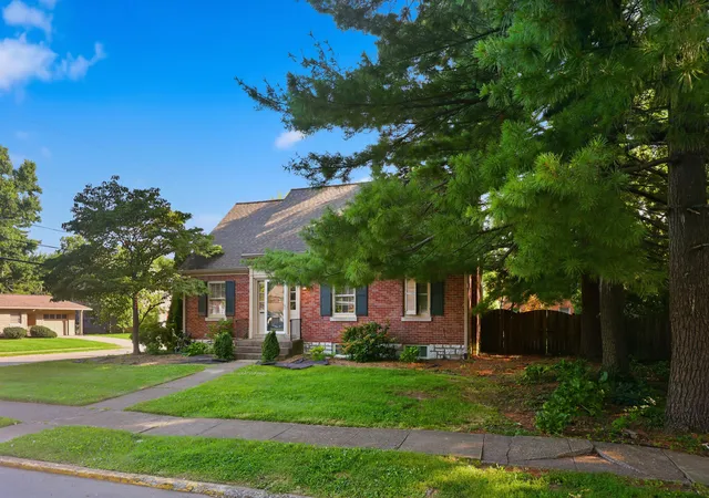 3rd image of 129 Barberry Ln, Lexington, KY 40503 | MLS# 26016542