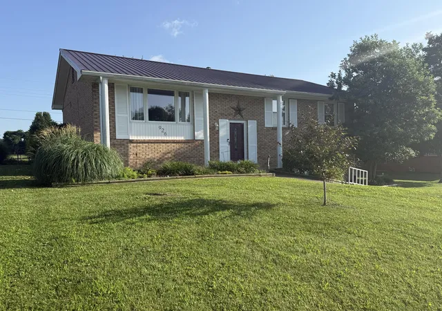 Homes for sale in Harrodsburg, KY | 926 Riverside Dr, Harrodsburg, KY 40330 | MLS# 26015810