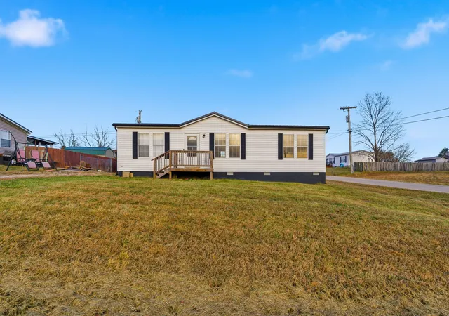 Homes for sale in Morehead, KY | 182 Boardwalk, Morehead, KY 40351 | MLS# 26015695