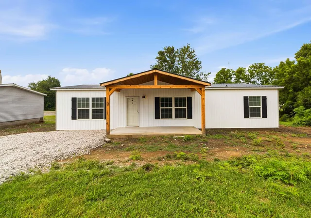Homes for sale in London, KY | 5783 Slate Lick Rd, London, KY 40741 | MLS# 26015703