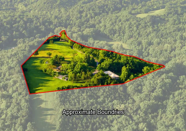 Homes for sale in Lawrenceburg, KY | 2250 Willisburg Ln, Lawrenceburg, KY 40342 | MLS# 26015830