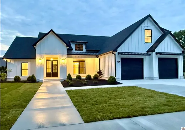 Homes for sale in Paducah, KY | 661 N 36Th St, Paducah, KY 42001 | MLS# 26016639