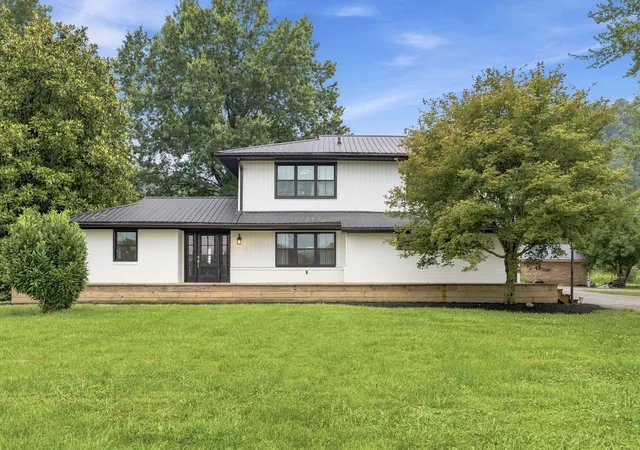 Homes for sale in Stanton, KY | 971 E College Ave, Stanton, KY 40380 | MLS# 26015740