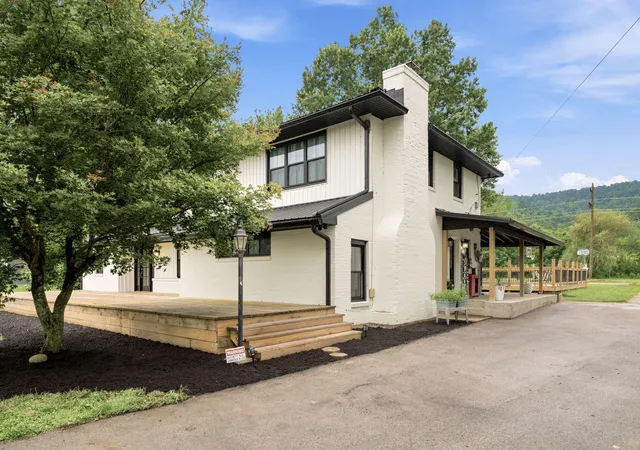 Homes for sale in Stanton, KY | 971 E College Ave, Stanton, KY 40380 | MLS# 26015740