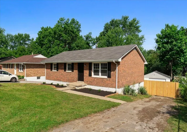 Homes for sale in Lexington, KY | 436 Peachtree Rd, Lexington, KY 40509 | MLS# 26015971