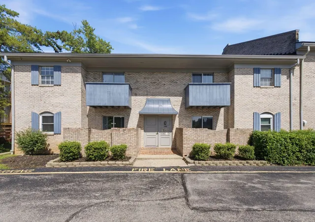 Photo 1 of Sale Pending at 1092 Armstrong Ml Rd #B, Lexington, KY 40517 | MLS# 26015907 | Listing updated on 2026-09-08