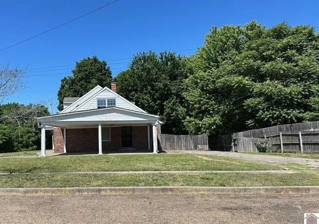 2nd image of 718 Moscow Ave, Hickman, KY 42050 | MLS# 26017151