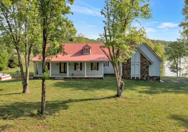 Homes for sale in Cadiz, KY | 242 Woodruff Ln, Cadiz, KY 42211 | MLS# 26015750