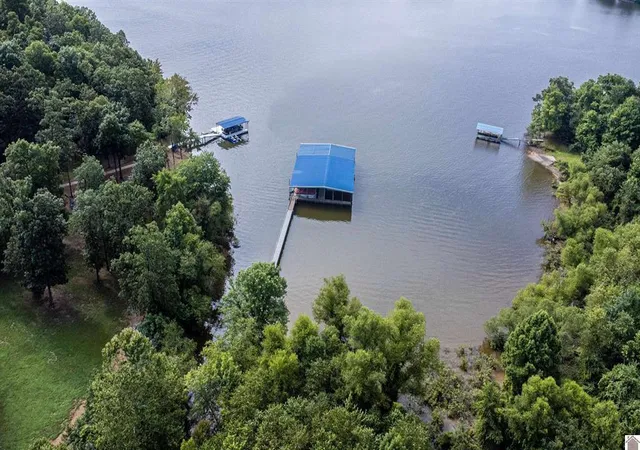 Photo 3 of Single family home for sale at 528 Imogene Dr, Gilbertsville, KY 42044 | MLS# 26015752 | Listing updated on 2026-08-18