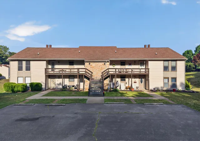 Homes for sale in Kuttawa, KY | 328 Champion Hills Rd #2D, Kuttawa, KY 42055 | MLS# 26015770