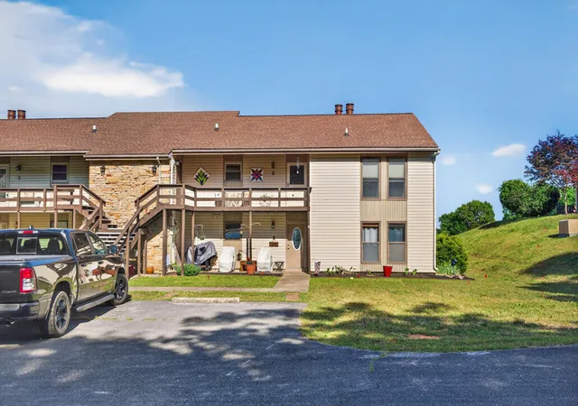 Homes for sale in Kuttawa, KY | 328 Champion Hills Road, Kuttawa, KY 42055 | Houzeo