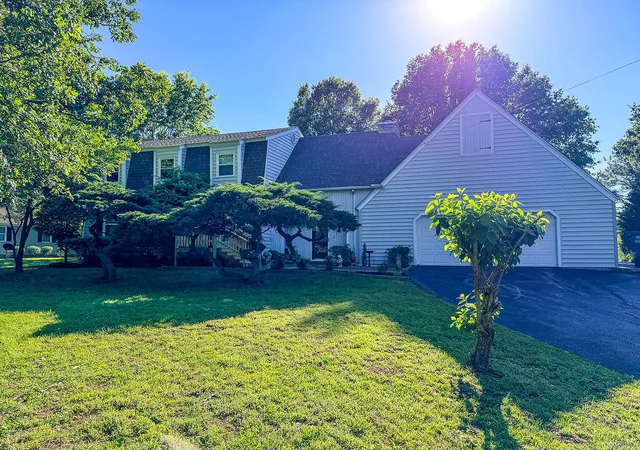 Homes for sale in Mayfield, KY | 3655 Kentucky 303, Mayfield, KY 42066 | MLS# 26017538