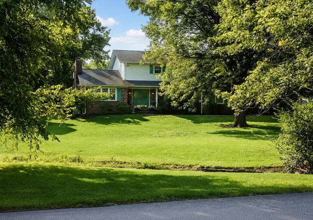 3rd image of 111 Lone Oak Dr, Nicholasville, KY 40356 | MLS# 26016052