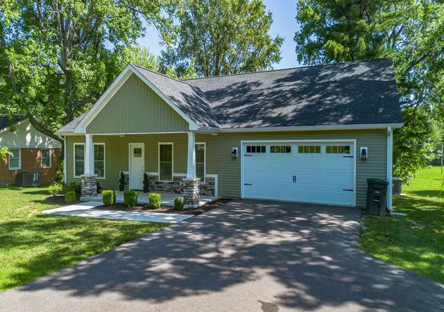 1st image of 1725 N Friendship Rd, Paducah, KY 42001 | MLS# 26015775
