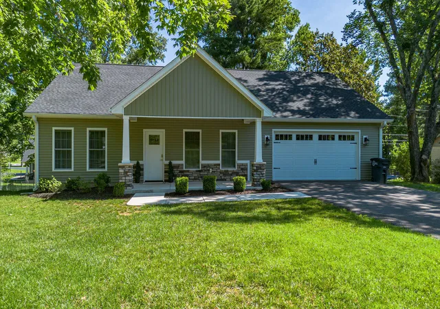 2nd image of 1725 N Friendship Rd, Paducah, KY 42001 | MLS# 26015775