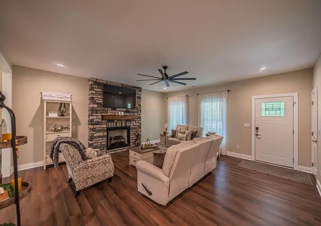5th image of 1725 N Friendship Rd, Paducah, KY 42001 | MLS# 26015775