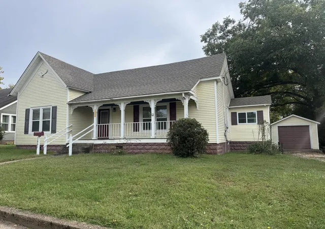 Homes for sale in Murray, KY | 1003 Main St, Murray, KY 42071 | MLS# 26015966