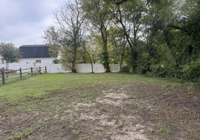 Homes for sale in Murray, KY | 1003 Main St, Murray, KY 42071 | MLS# 26015966