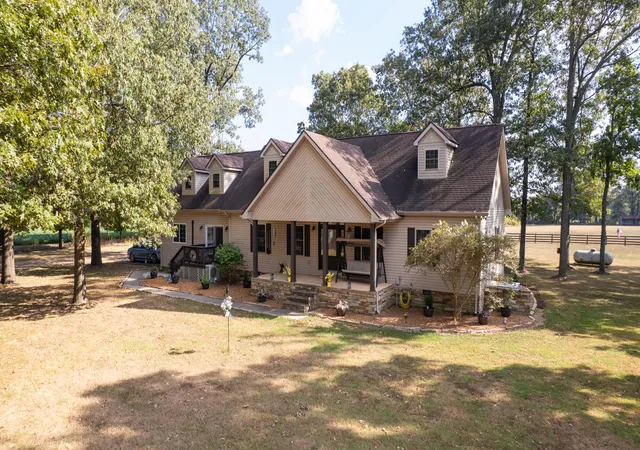 Homes for sale in Murray, KY | 1239 Caldwell Rd, Murray, KY 42071 | MLS# 26015777
