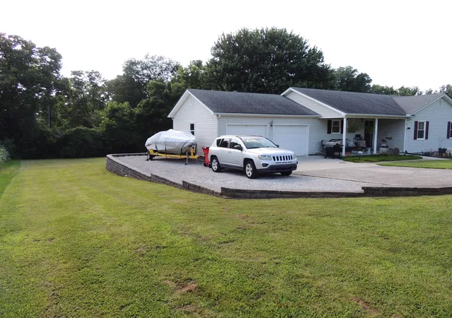 Homes for sale in Frankfort, KY | 104 Thomas St, Frankfort, KY 40601 | MLS# 26015786