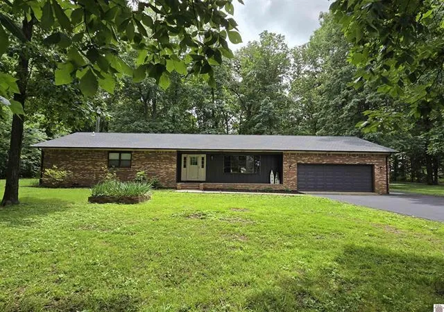 Homes for sale in Benton, KY | 142 Hancock Ln, Benton, KY 42025 | MLS# 26015880