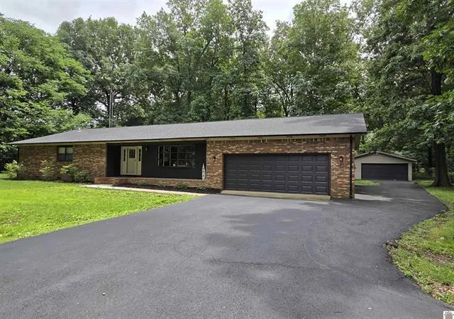 Homes for sale in Benton, KY | 142 Hancock Ln, Benton, KY 42025 | MLS# 26015880