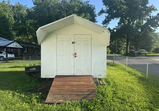 Homes for sale in Russell Springs, KY | 297 Oak St, Russell Springs, KY 42642 | MLS# 26015798