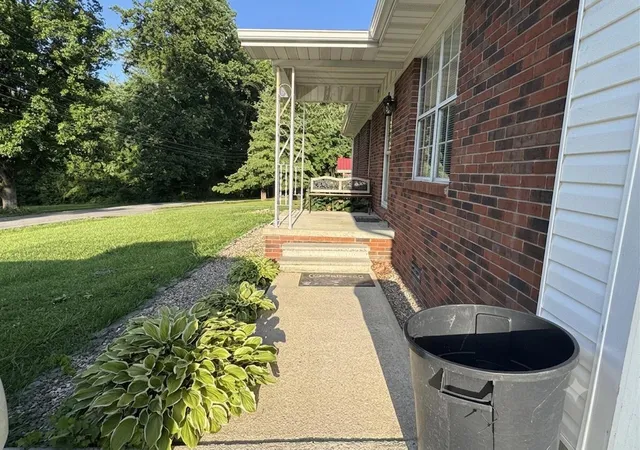 Homes for sale in Russell Springs, KY | 297 Oak St, Russell Springs, KY 42642 | MLS# 26015798