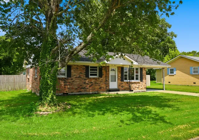 Homes for sale in Berea, KY | 211 Laurel Dr, Berea, KY 40403 | MLS# 26016446