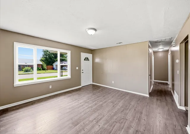 Homes for sale in Berea, KY | 211 Laurel Dr, Berea, KY 40403 | MLS# 26016446