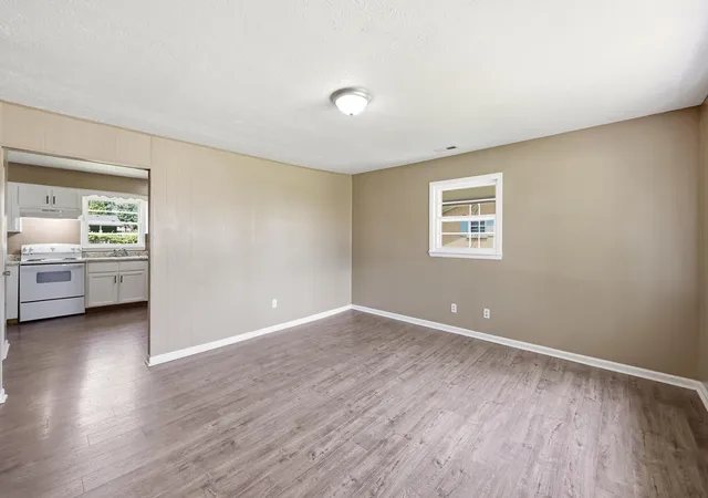 Homes for sale in Berea, KY | 211 Laurel Dr, Berea, KY 40403 | MLS# 26016446