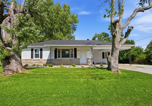 Homes for sale in Richmond, KY | 3501 Berea Rd, Richmond, KY 40475 | MLS# 26015849